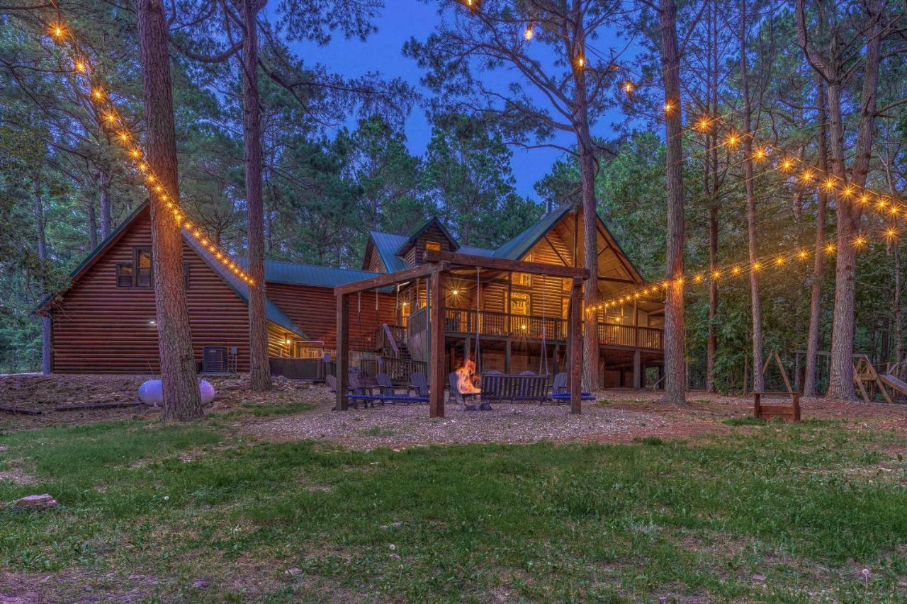 The Eastwood Spacious Retreat With 4 King En-Suites - Hot Tub - Pet-Friendly - Cozy Fire Pit - Prime Location - Multi-Family 브로큰보우 외부 사진
