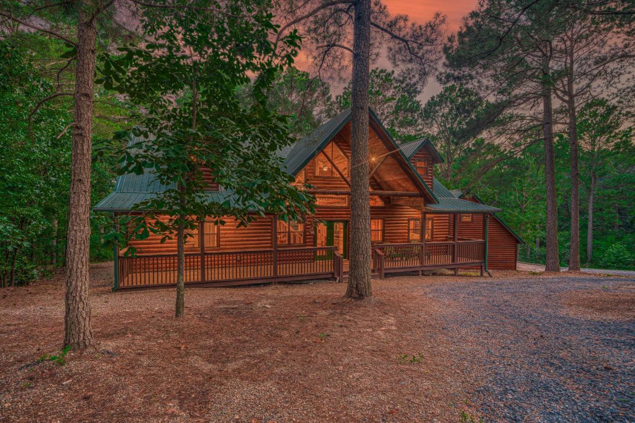 The Eastwood Spacious Retreat With 4 King En-Suites - Hot Tub - Pet-Friendly - Cozy Fire Pit - Prime Location - Multi-Family 브로큰보우 외부 사진