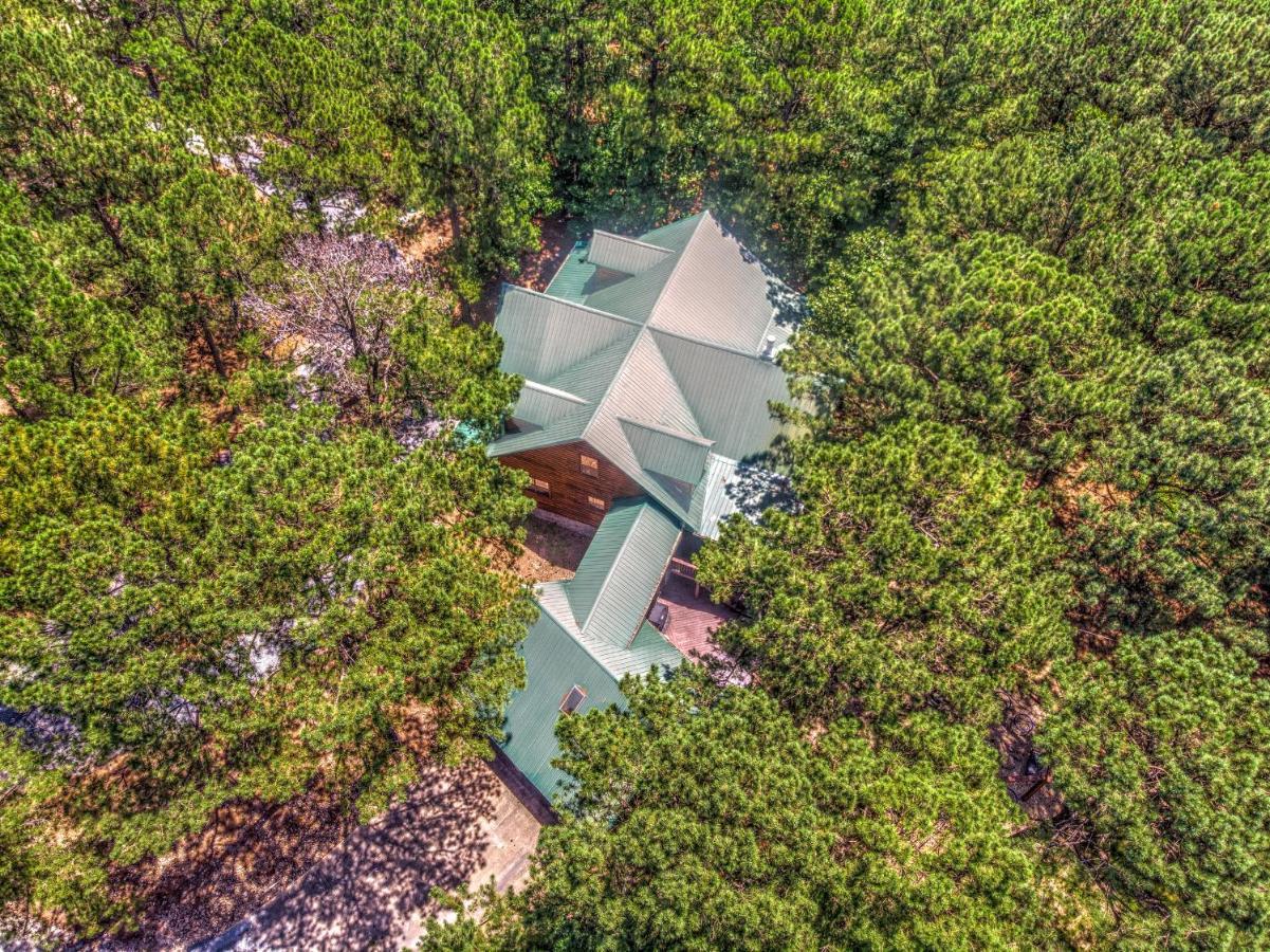 The Eastwood Spacious Retreat With 4 King En-Suites - Hot Tub - Pet-Friendly - Cozy Fire Pit - Prime Location - Multi-Family 브로큰보우 외부 사진