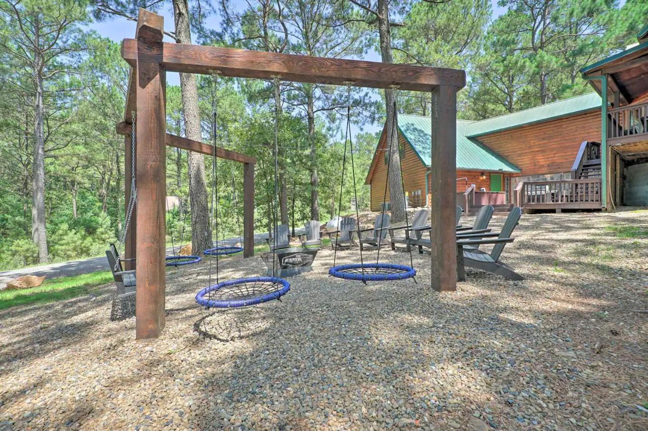 The Eastwood Spacious Retreat With 4 King En-Suites - Hot Tub - Pet-Friendly - Cozy Fire Pit - Prime Location - Multi-Family 브로큰보우 외부 사진