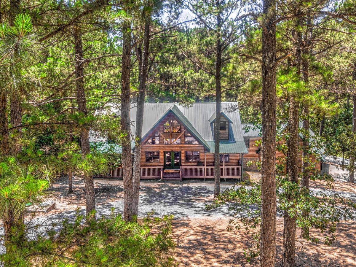 The Eastwood Spacious Retreat With 4 King En-Suites - Hot Tub - Pet-Friendly - Cozy Fire Pit - Prime Location - Multi-Family 브로큰보우 외부 사진