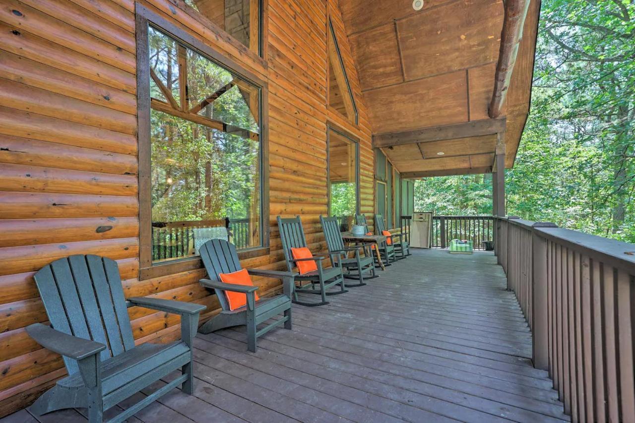 The Eastwood Spacious Retreat With 4 King En-Suites - Hot Tub - Pet-Friendly - Cozy Fire Pit - Prime Location - Multi-Family 브로큰보우 외부 사진